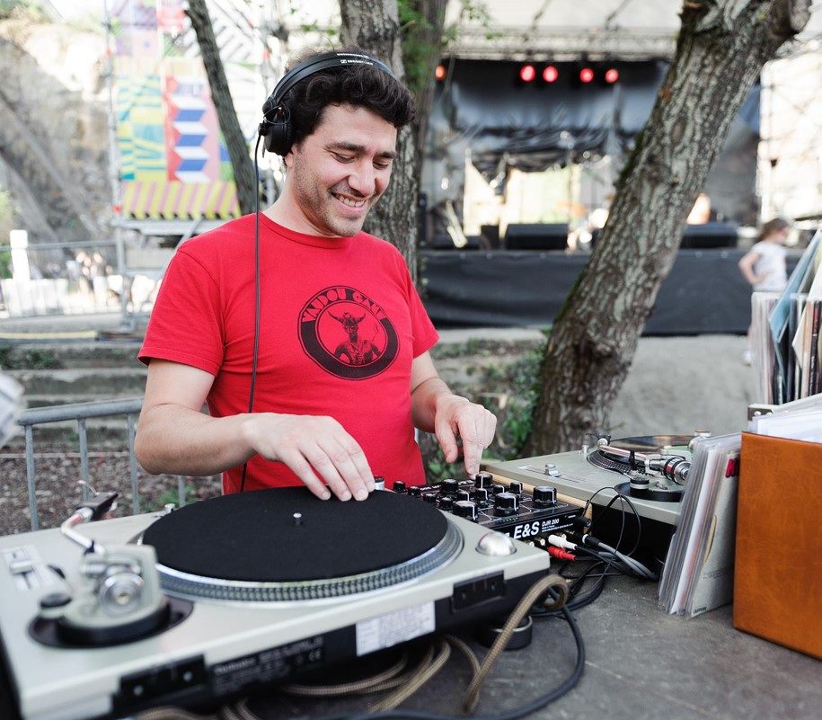 Tom Select DJ
